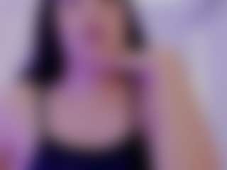 Live cam show with lunabloomm - Oil on Camiplay Live