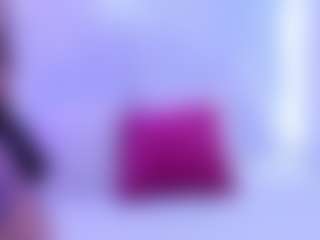 Live cam show with lunabloomm - Public on Camming Site