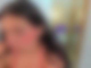 Live cam show with lunabloomm - Chubby on luckytryst.com