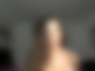 Eire-Spencer MILF webcam performer live streaming