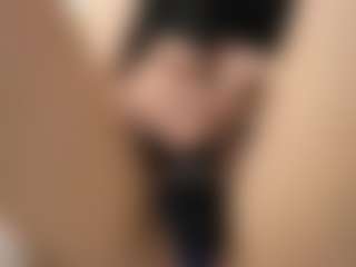 Live cam show with KeiraHarkenreader - Genital Piercings on CamClone