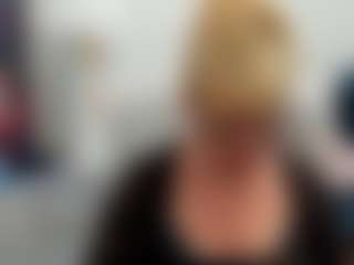 Live cam show with LunaxFantasy - Cougar on Milfs Live