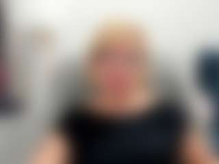 Live cam show with LunaxFantasy - Mature on TeamSkeetLive
