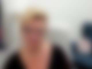 Live cam show with LunaxFantasy - Cougar on Soda Cam