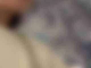 MeriMcginnes's Live Sex Cam Show