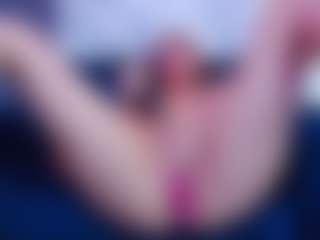 Live cam show with EvaaMoon - Nipple Piercings on Gym Cam Girls