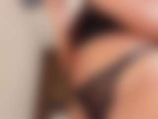 Show de cam en vivo con Alena Kenner - Public Black en Camsoda