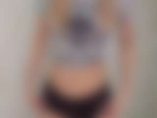 Live cam show with KarrySzweda - Thin on CamClone