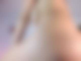 Live cam show with Oriana - Foot Fetish on livesuperchat.net