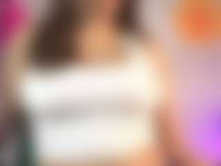 Live cam show with Oriana - Full Nudity on AdultVida.com