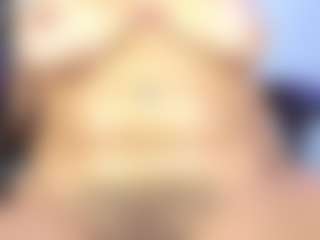 Live cam show with Oriana - Full Nudity on boobsie.com