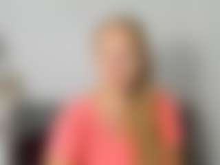 RoseAmazing MILF webcam performer live streaming