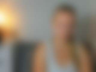 RoseAmazing MILF webcam performer live streaming