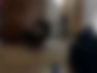 Live cam show with Tiny-Blush - Teen (18+) on AdultVida.com