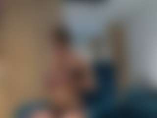 Live cam show with Tiny-Blush - Raven Hair on xDating