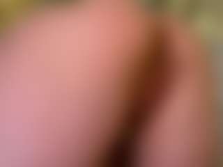 Live cam show with Mia - Grey on iamadamtest123.com