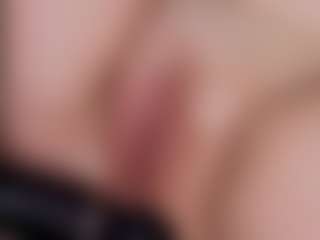 Mia's Live Sex Cam Show