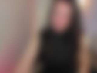 Live cam show with Lea - Green Eyes on chickslive.net