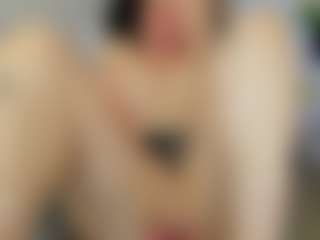 Lea MILF webcam performer live streaming