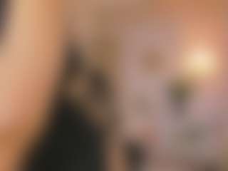 Live cam show with Lea - Brown Hair MILF on Instabang