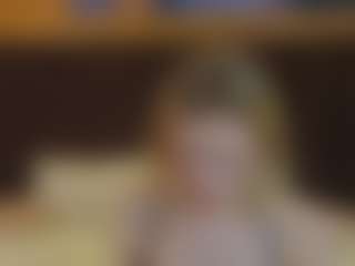 Live cam show with Tinamilger - Blue Eyes on livesuperchat.net