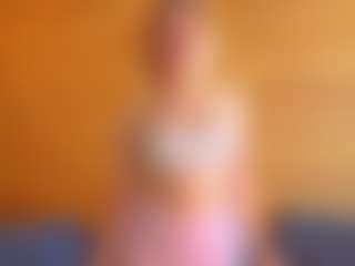 Live cam show with Tinamilger - Blue Eyes on parknlotfishbdy