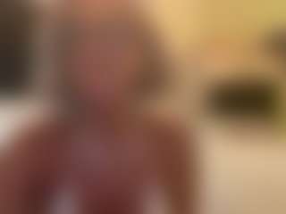 Live cam show with Monica Naughty - Grey on Dolls Live