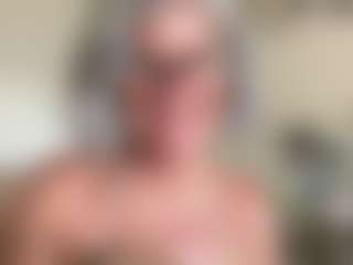 Live cam show with Monica Naughty - Petite MILF on fuklive.com