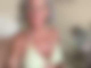 Live cam show with Monica Naughty - Spank on pussylord.com