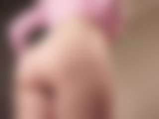 Live cam show with DovieJackman - Gagging on sexylive.show