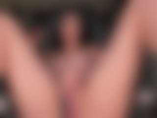 Live cam show with PaulineSanz - Striptease on CamSodaAdn