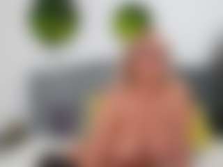 Live cam show with NathaliaNat - Fingering MILF on Camsoda
