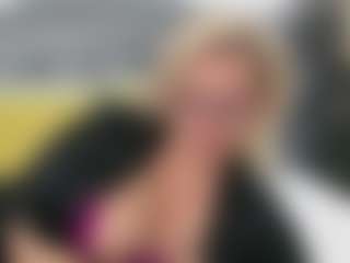 Live cam show with NathaliaNat - Highheels on livesuperchat.net