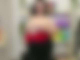 Live cam show with RubiHarper - Striptease MILF on Camiplay Live