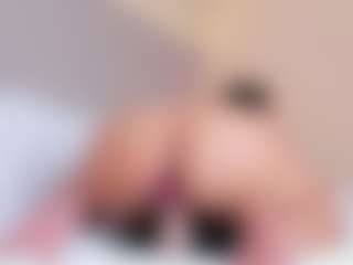 Live cam show with ZoePreston - Milk on Milfs Live
