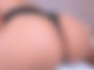 Live cam show with ZoePreston - Oil on SpunkLive
