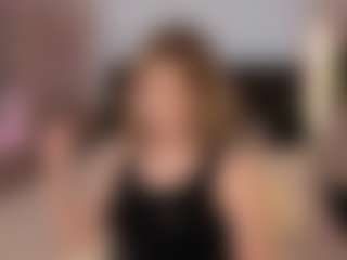Live cam show with Eva-Hamilton - Upskirt on iamadamtest123.com