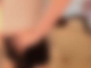 Live cam show with Eva-Hamilton - Upskirt on Camsoda