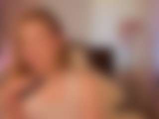Live cam show with Eva-Hamilton - White Blonde Hair on Uber Horny | united states
