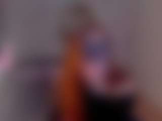 Live cam show with Margo-Kelly - Upskirt on Dare Cams