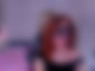 Live cam show with Margo-Kelly - Upskirt on Milfs Live