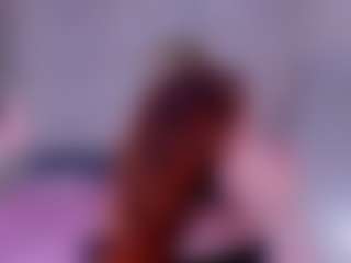 Live cam show with Margo-Kelly - Upskirt on iamadamtest123.com
