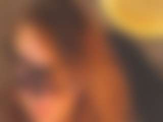 Live cam show with Margo-Kelly - Upskirt on Camsoda
