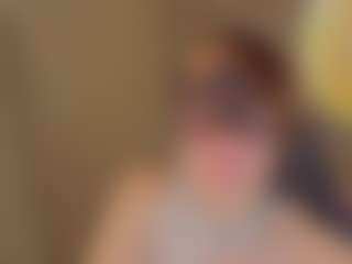 Live cam show with Margo-Kelly - Facial Piercings on CamwithHer