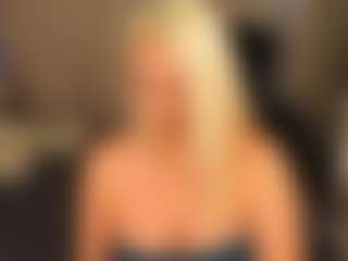 Live cam show with April-Nelson - Normal on Camsoda