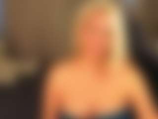 Live cam show with April-Nelson - Natural on Camsoda
