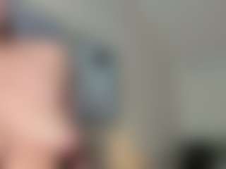 Live cam show with jessiie-joness - Milk on CamSextacy