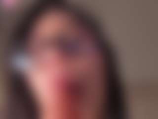 Live cam show with Susan-beck - Upskirt on AdultVida.com