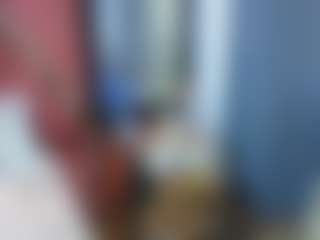 Live cam show with Emma-Revees - Thin on iamadamtest123.com