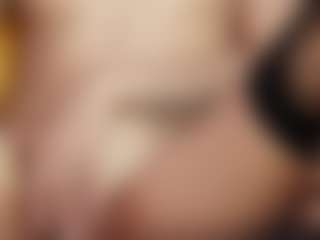 Live cam show with LucyBook - Average on livesuperchat.net